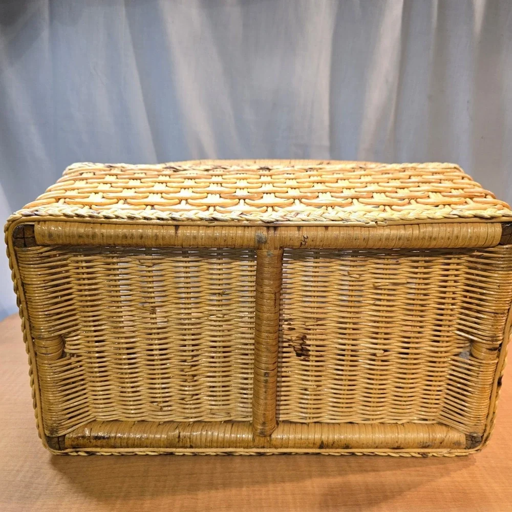Wicker Magazine Holder Rattan VTG MCM‎ Beads Braided Handle Decorative 15x16x8.5